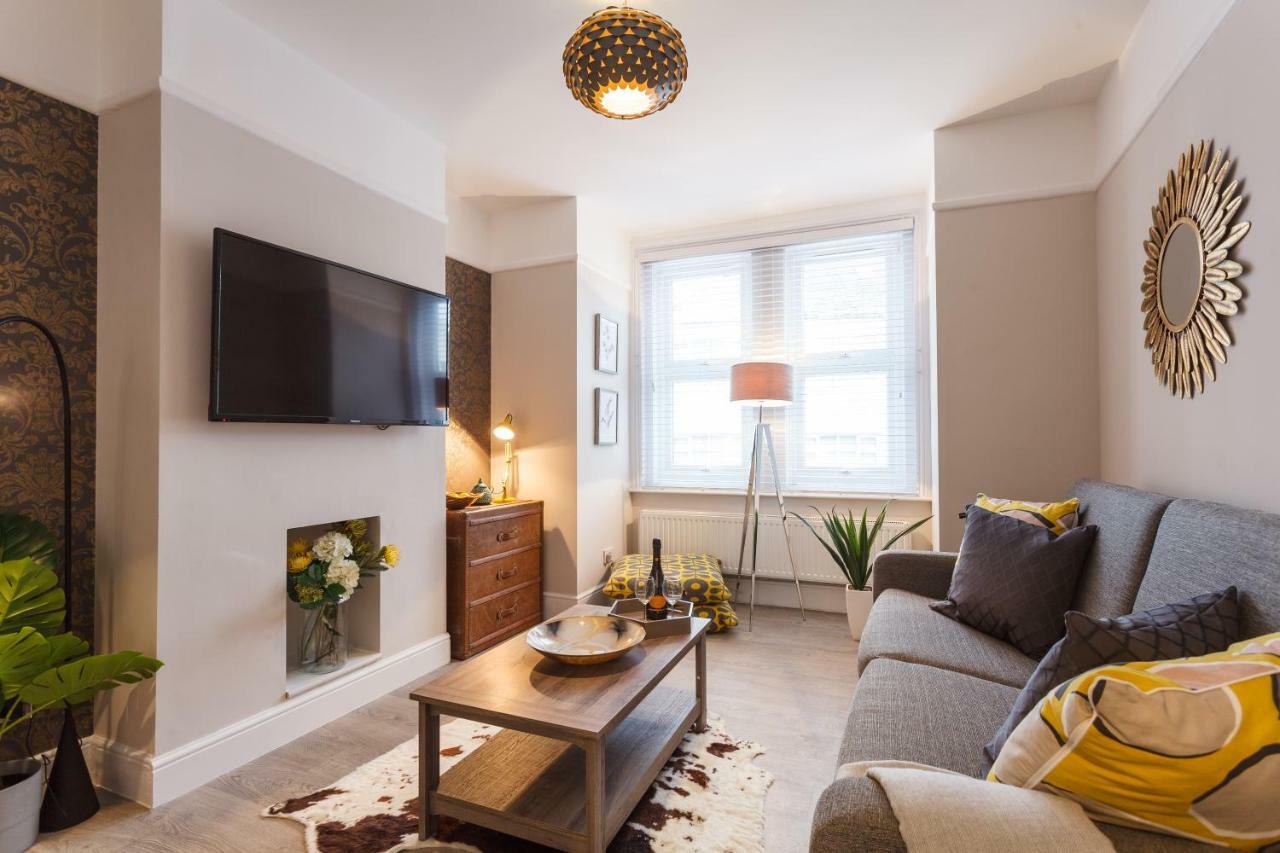 伯恩茅斯Stylish Town Centre House - 300Mbps, Parking & Sunny Decking公寓 外观 照片